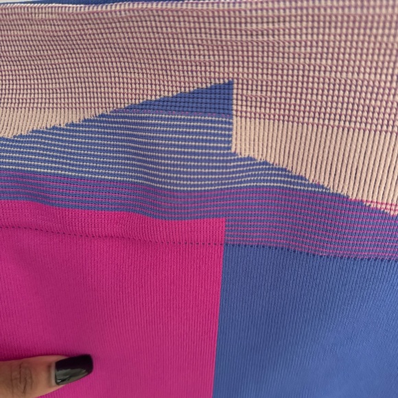 Nike Icon Clash Pink/Purple Seamless Training Bra and Shorts Sz Small NWOT - Picture 8 of 9